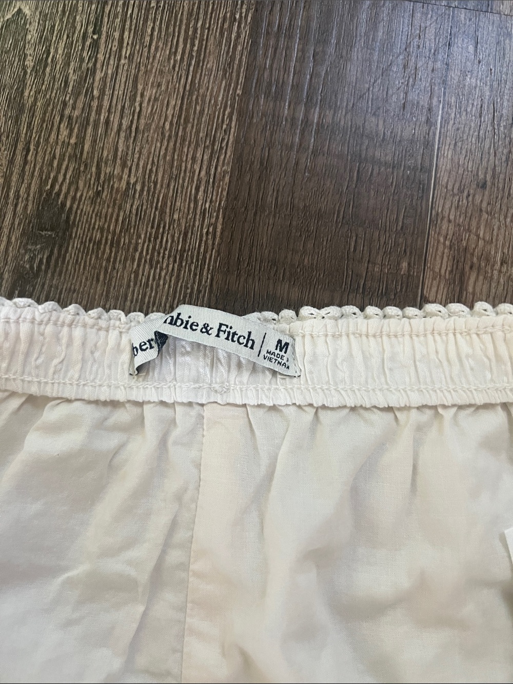 Abercrombie & Fitch White Textured Casual Shorts - Picture 2 of 2